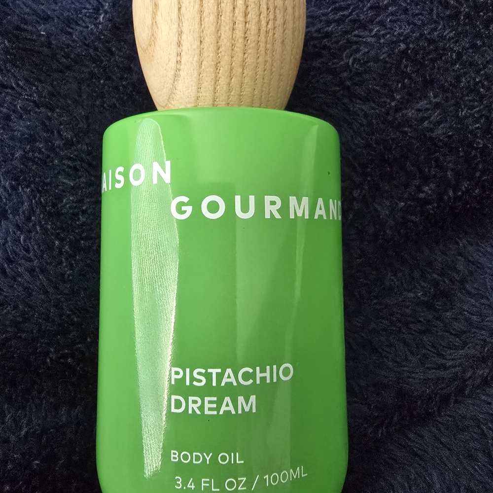 Maison Gourmande Pistachio Dream Body Oil - Green